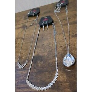 Paparazzi Jewelry White Necklaces Lot Of 3 Sparkly Bling Dainty